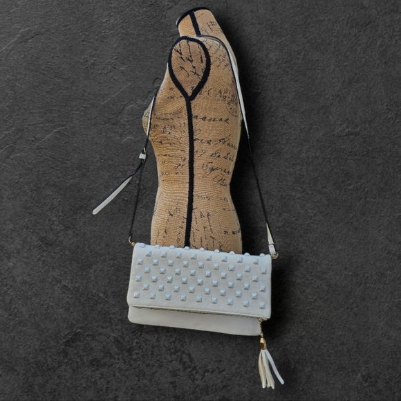 SR2 Sondra Roberts White Studded Bag/Clutch. - Picture 4 of 7